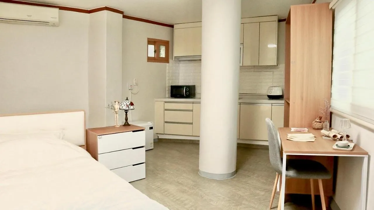 White Story Hostel Seoul