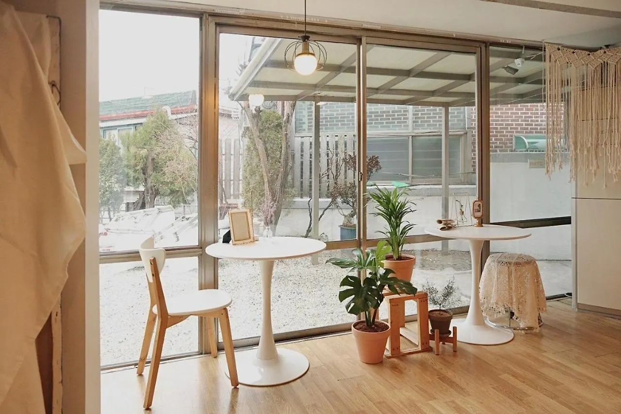 White Story Hostel Seoul
